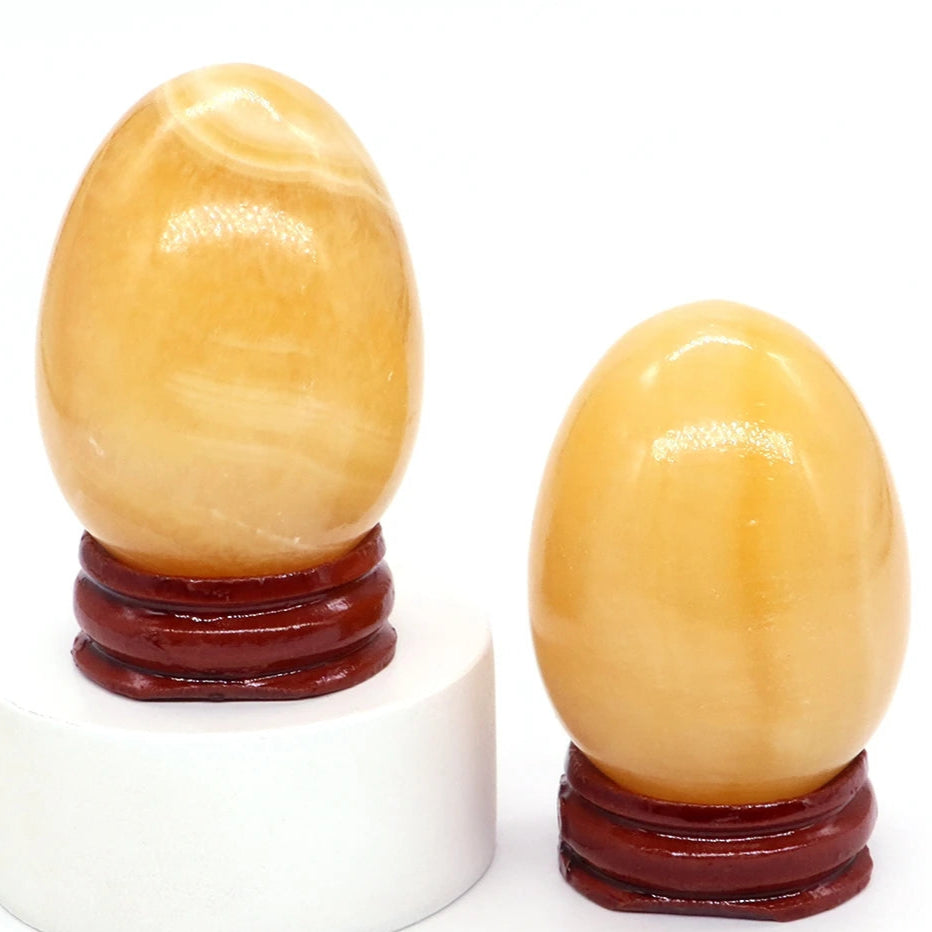Gelbe Jadekristalle und Stein