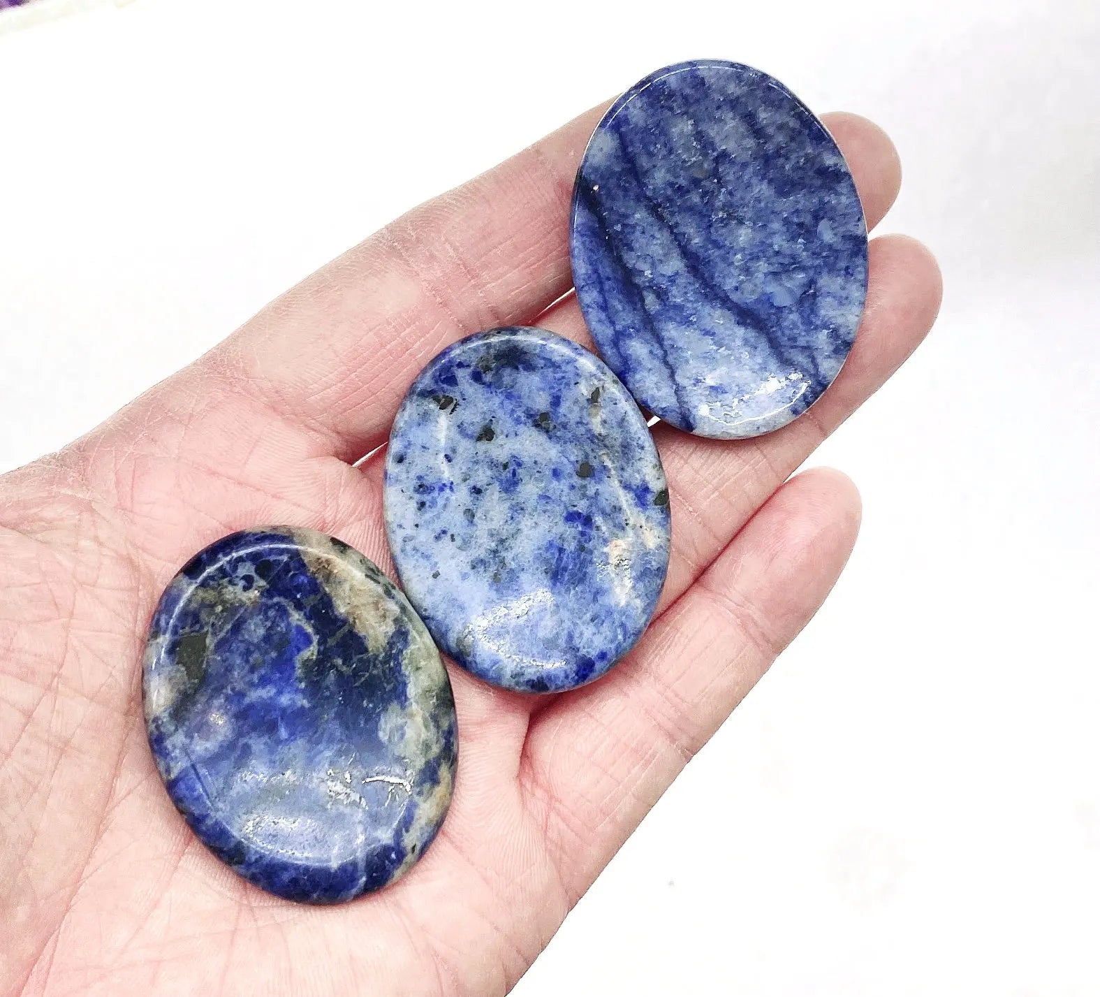 Pierre de sodalite naturelle